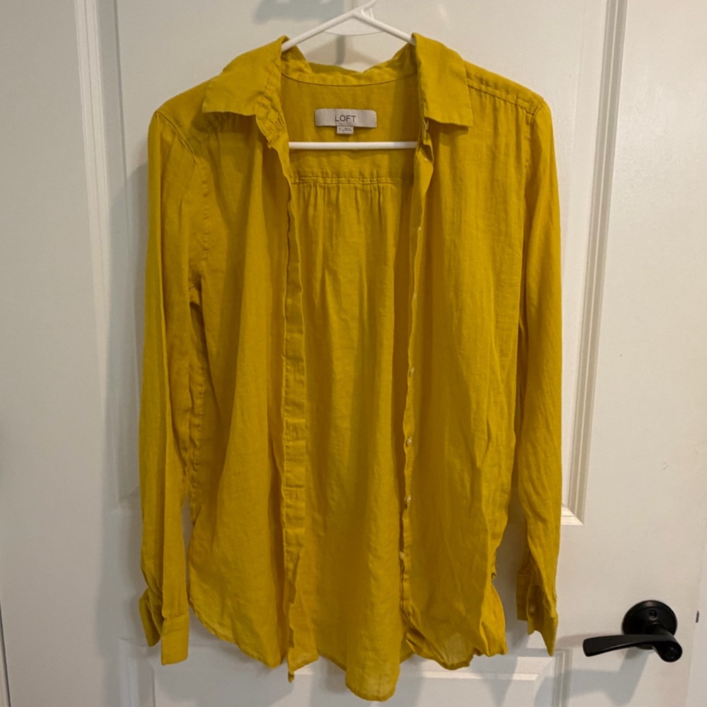 LOFT Lightweight Casual Button Down Shirt